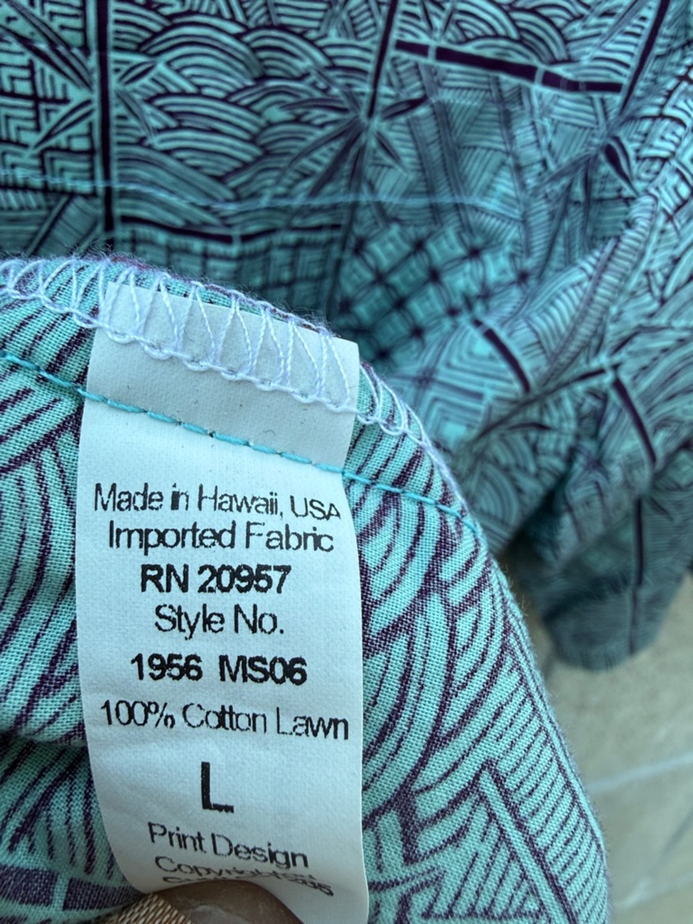 Tori Richard Green and Gray Geometric Short-Sleeve Button-Down - Picture 5 of 6
